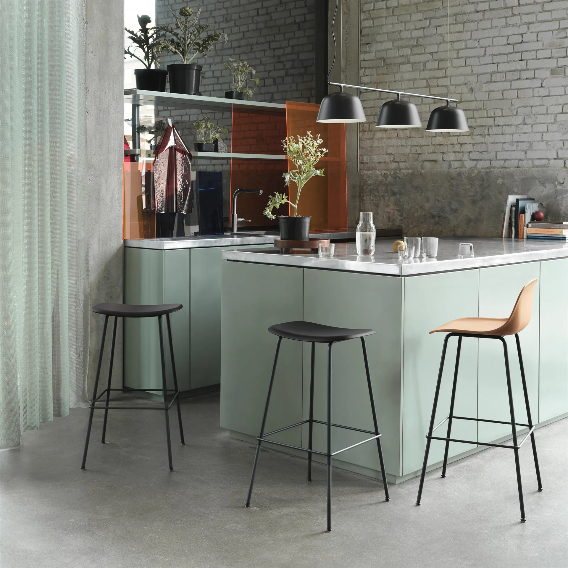 Fiber Tube barstol 75 cm, svart Muuto