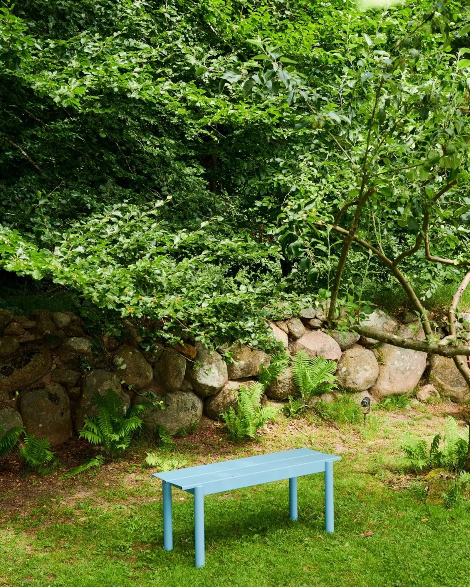 Linear Steel Bench benk 110x34 cm, Pale blue Muuto