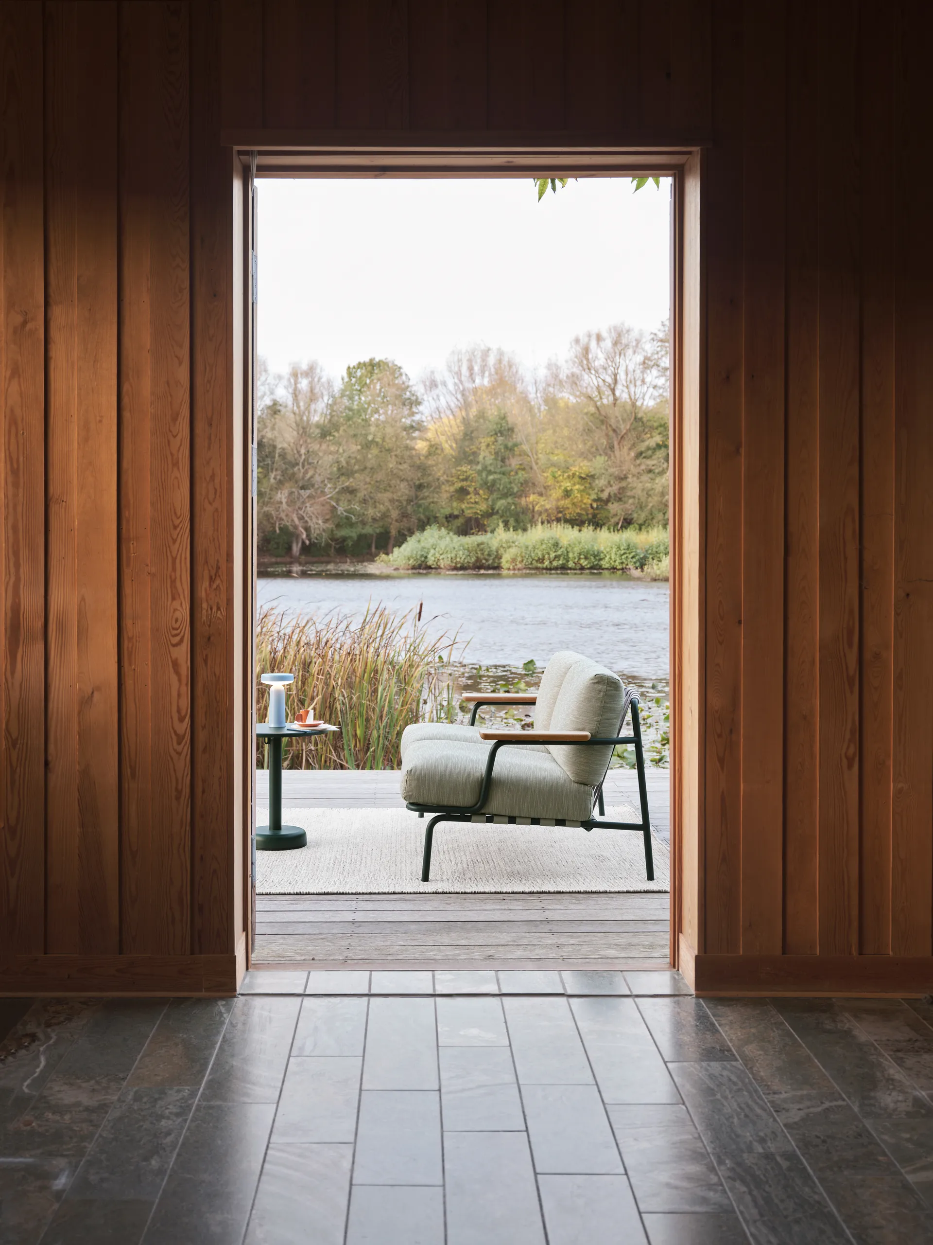 Linear Steel sofabord, Dark green, Ø42x47 cm Muuto