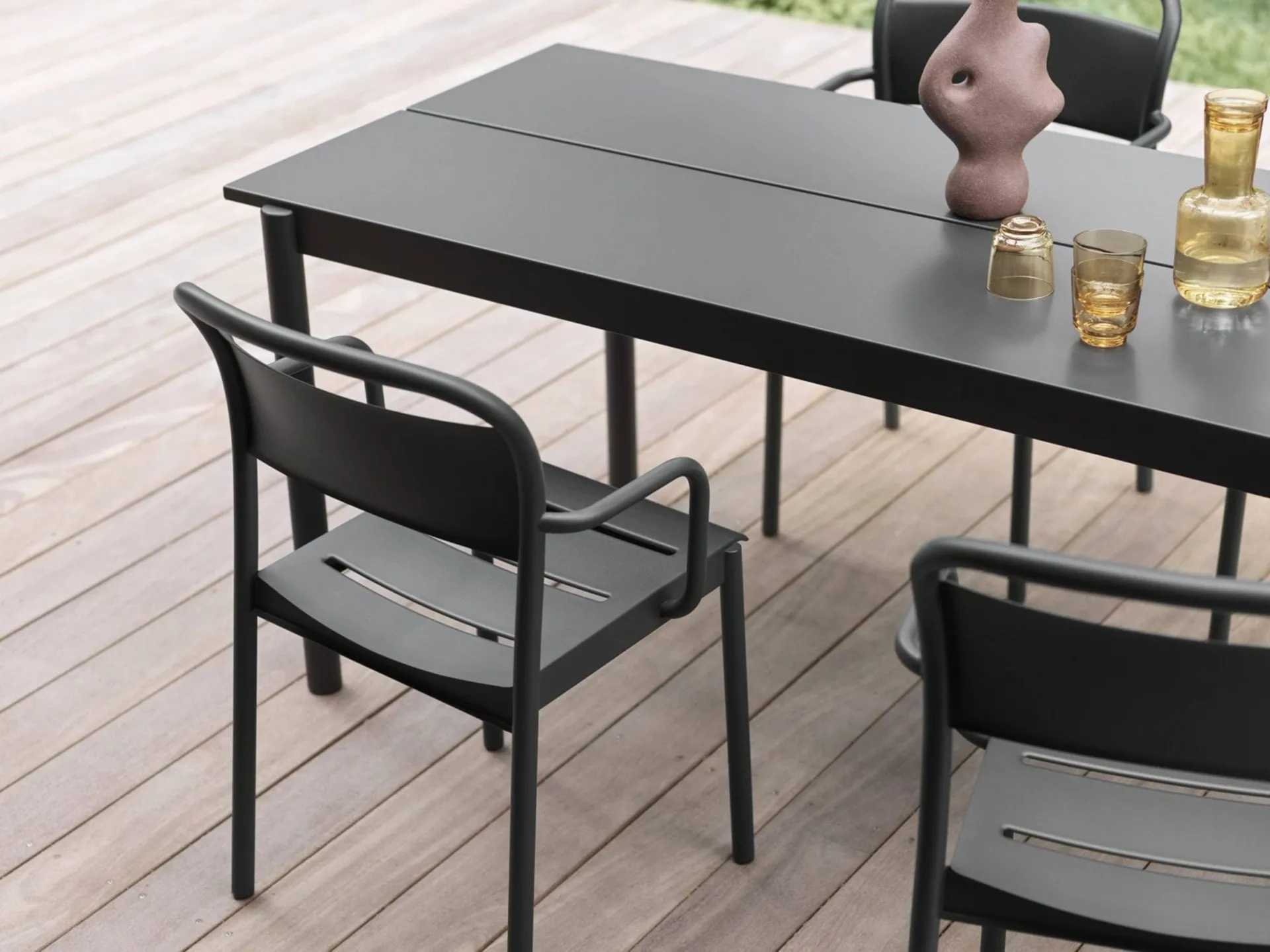 Linear steel table bord 220 x 90 cm, Black (RAL 7021) Muuto