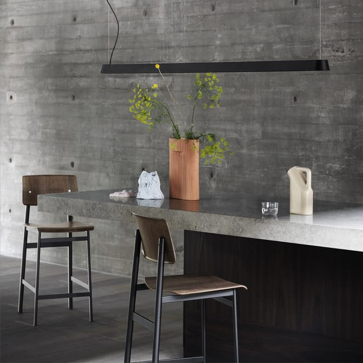 Loft barstol - stained dark brown, lav, sort stålstativ - Muuto