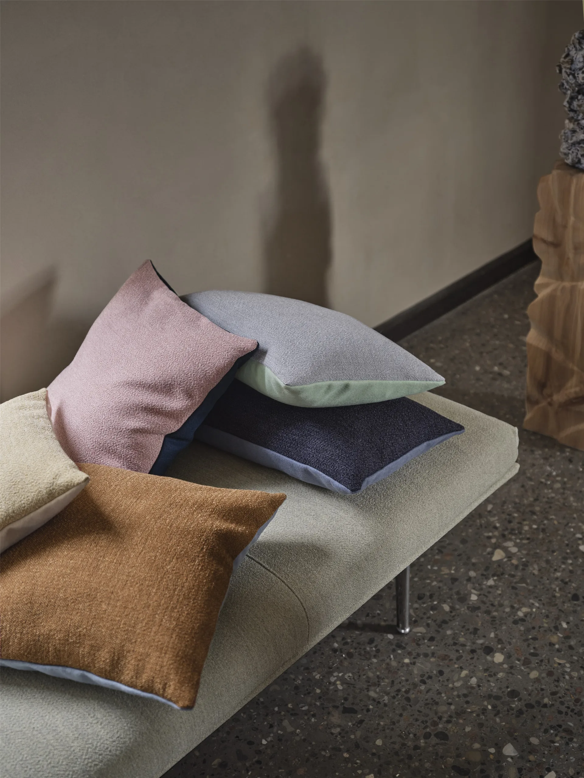 Mingle pute 45x45 cm, Copper Brown-Light Blue Muuto