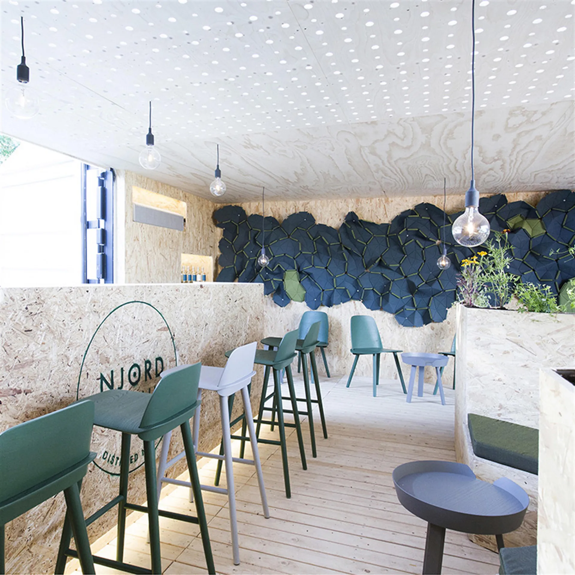 Nerd barstol 75 cm, mörkgrønn Muuto