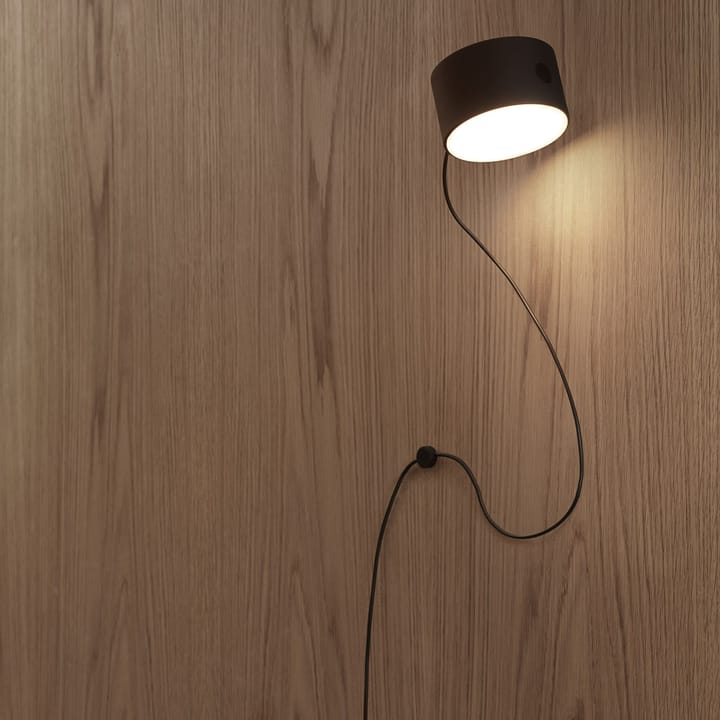 Post ledningfeste til vegglampe, Svart Muuto