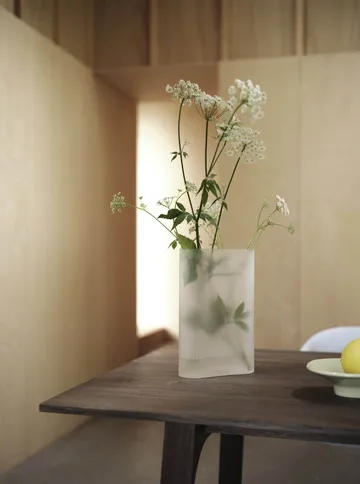 Ridge vase frostat glass 16,5 cm - Lyseoransje - Muuto