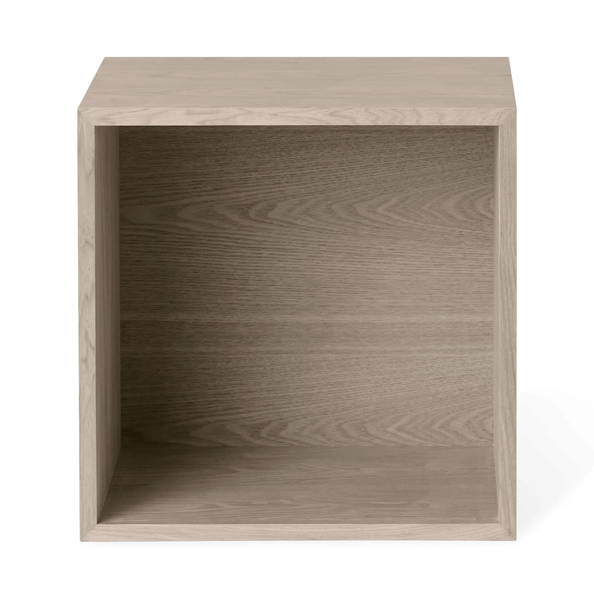 Stacked 2.0 hyller med ryggskive, medium, eik Muuto