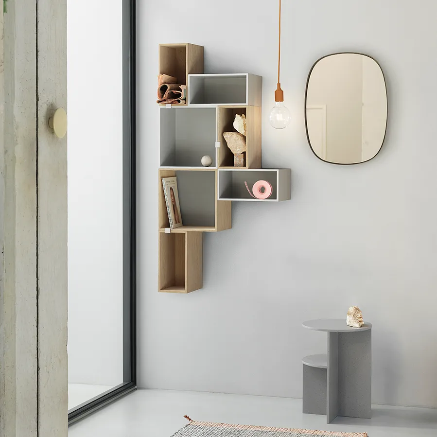 Stacked 2.0 hyller med ryggskive, small, eik Muuto