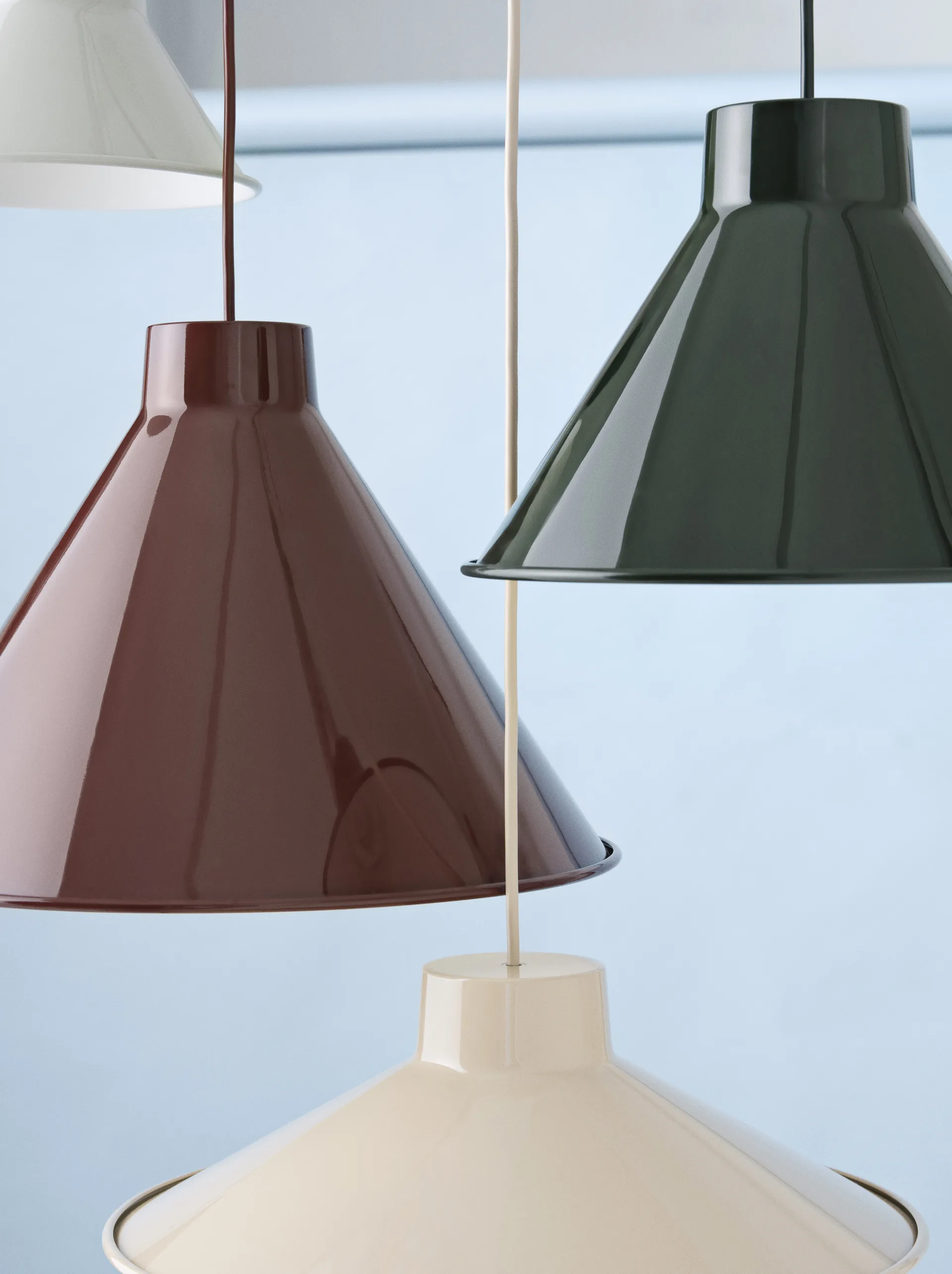 Top taklampe Ø28 cm, Mørkegrønn Muuto