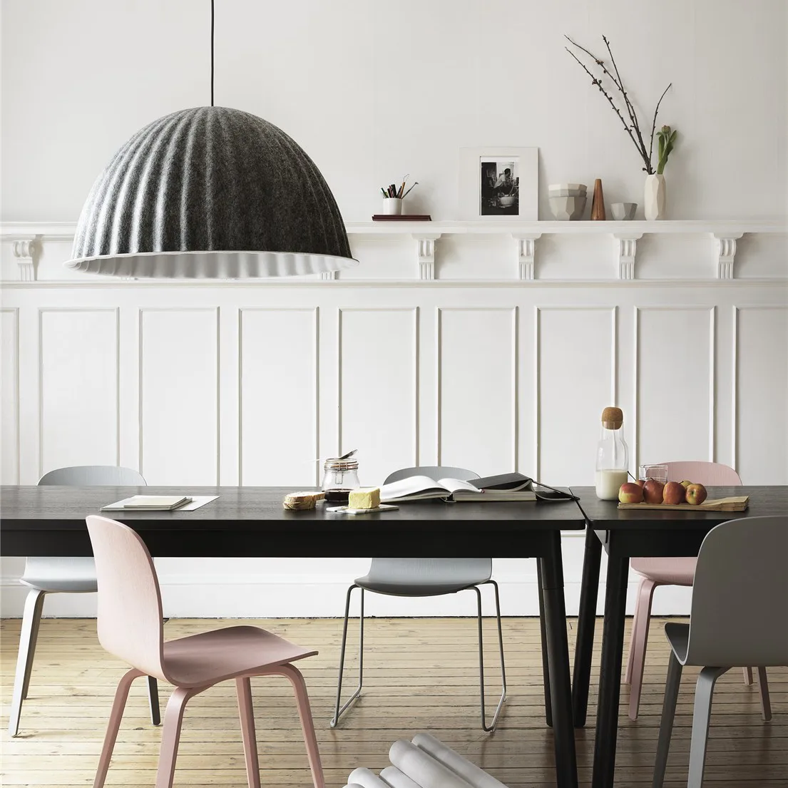 Under the bell taklampe Ø 55 cm, mørk grå Muuto