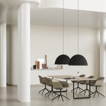 Under the bell taklampe Ø 82 cm - svart - Muuto