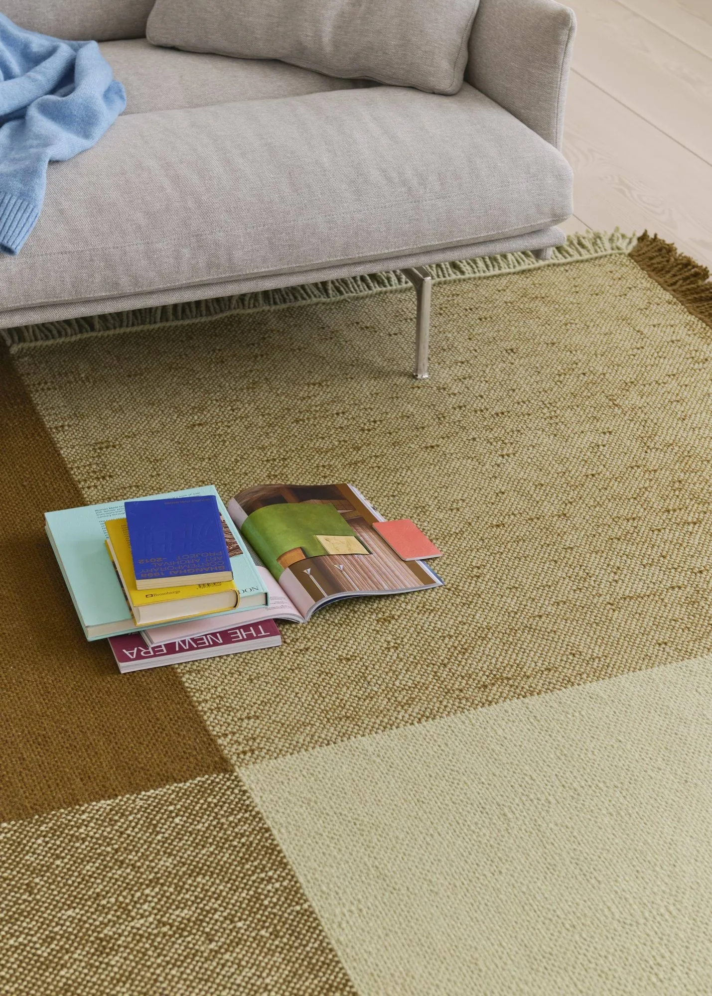 Verso ullteppe, Pale green-warm brown, 258x258 cm Muuto