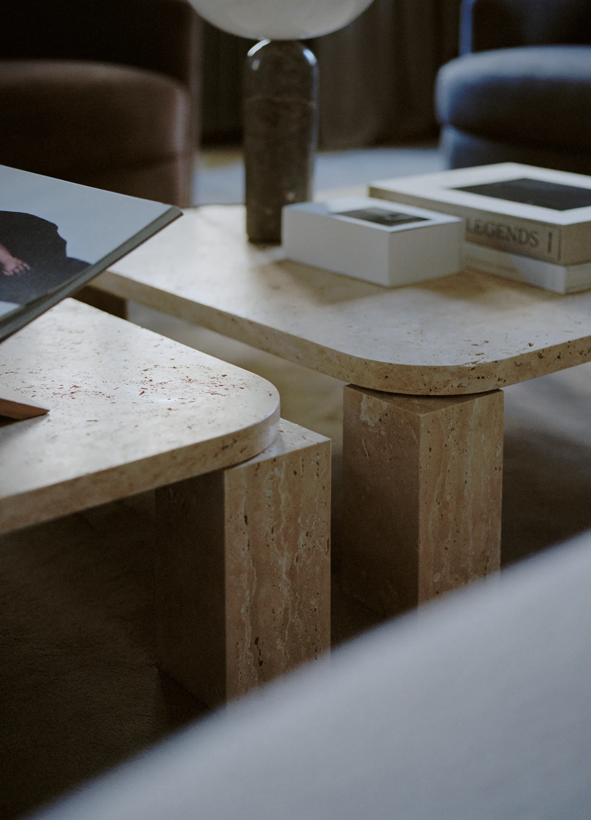 Atlas sofabord 82x82 cm, Unfilled Travertine New Works