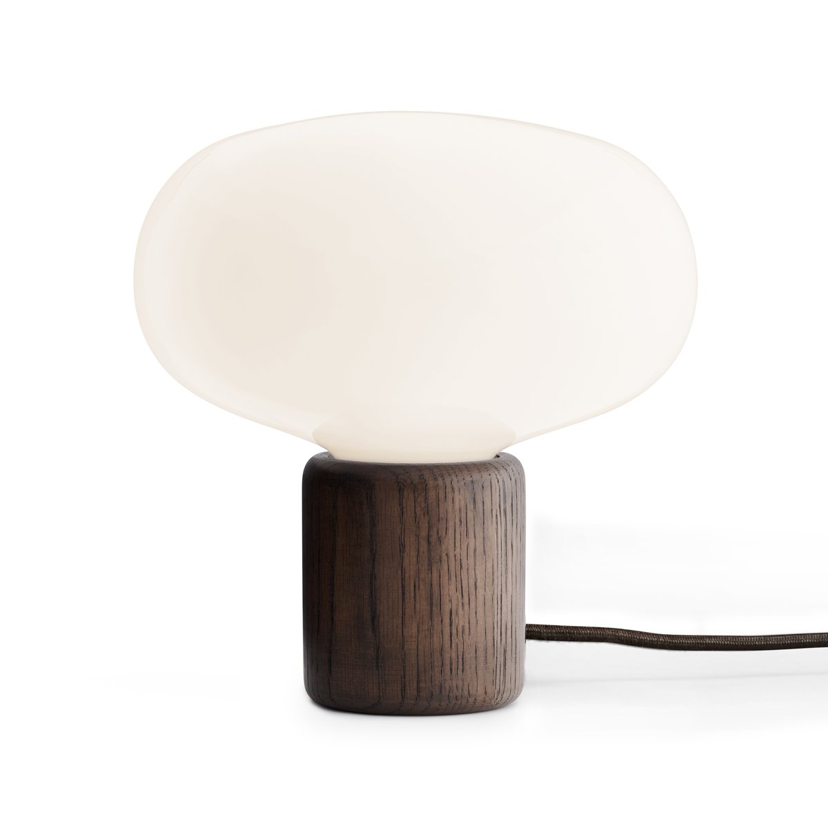 Bilde av New Works Karl-Johan bordlampe Smoked oak-white opal glass