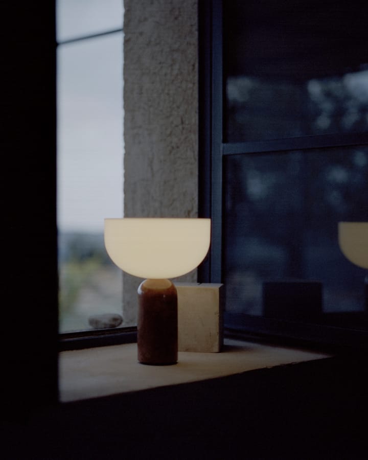 Kizu bærbare bordlampe, Breccia Pernice New Works