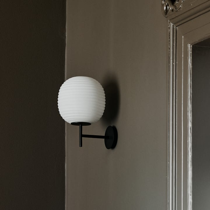 Lantern vegglampe small, Frosted white opal glass New Works
