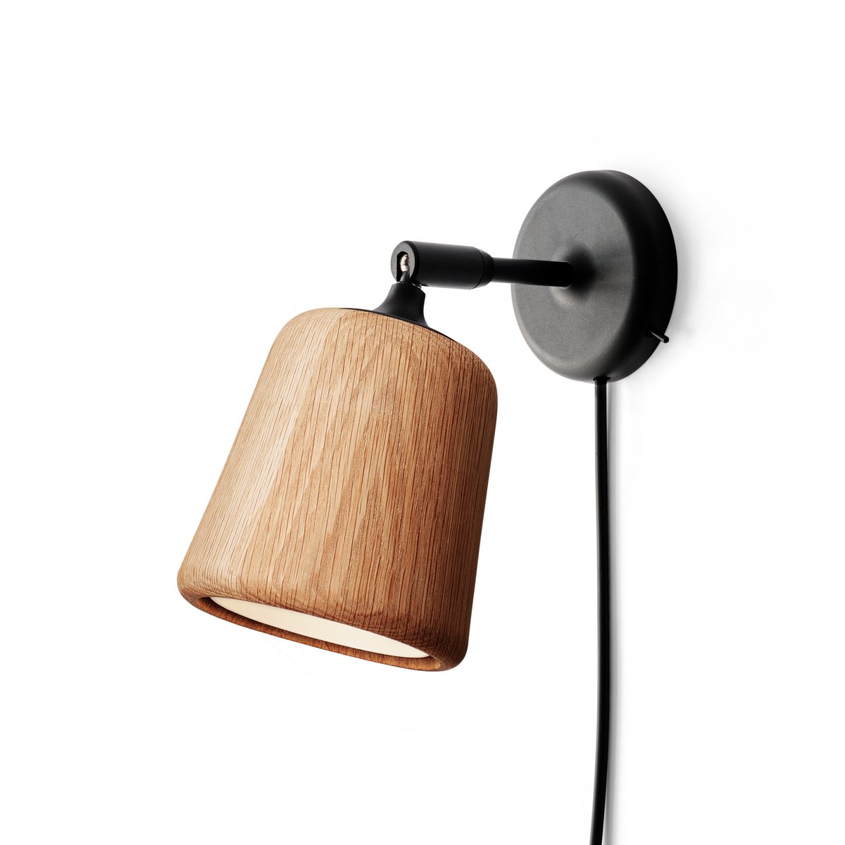 Bilde av New Works Material vegglampe Natural oak