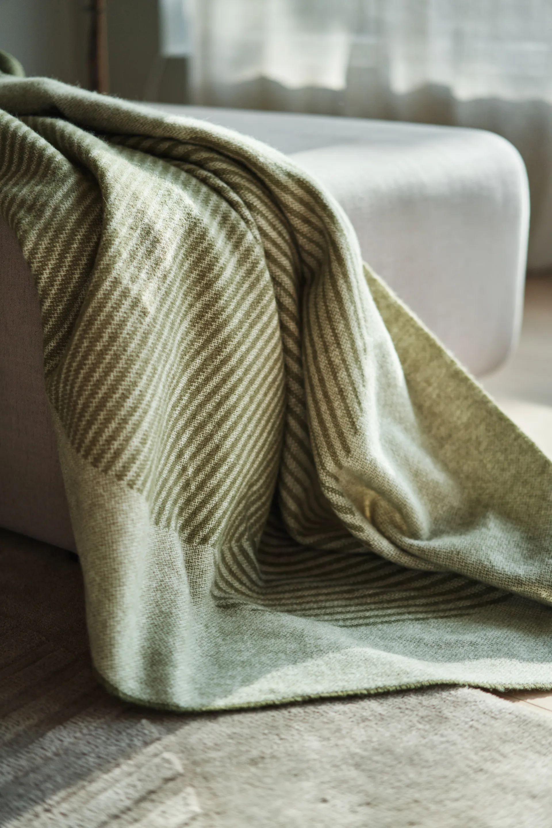 Circles ullpledd 130 x 185 cm, Grønn NJRD