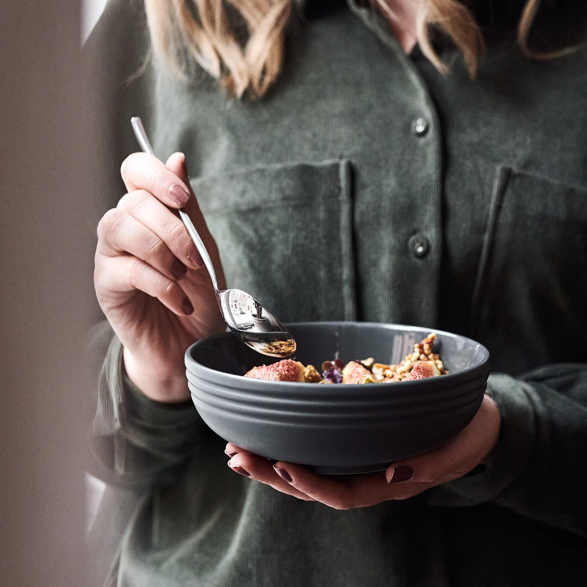 Lines skål Ø16 cm, Mørkegrå NJRD