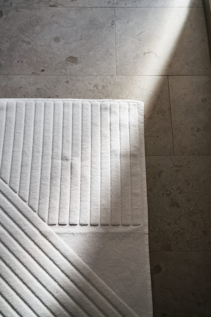 Stripes baderomsmatte 50 x 90 cm , Hvit NJRD