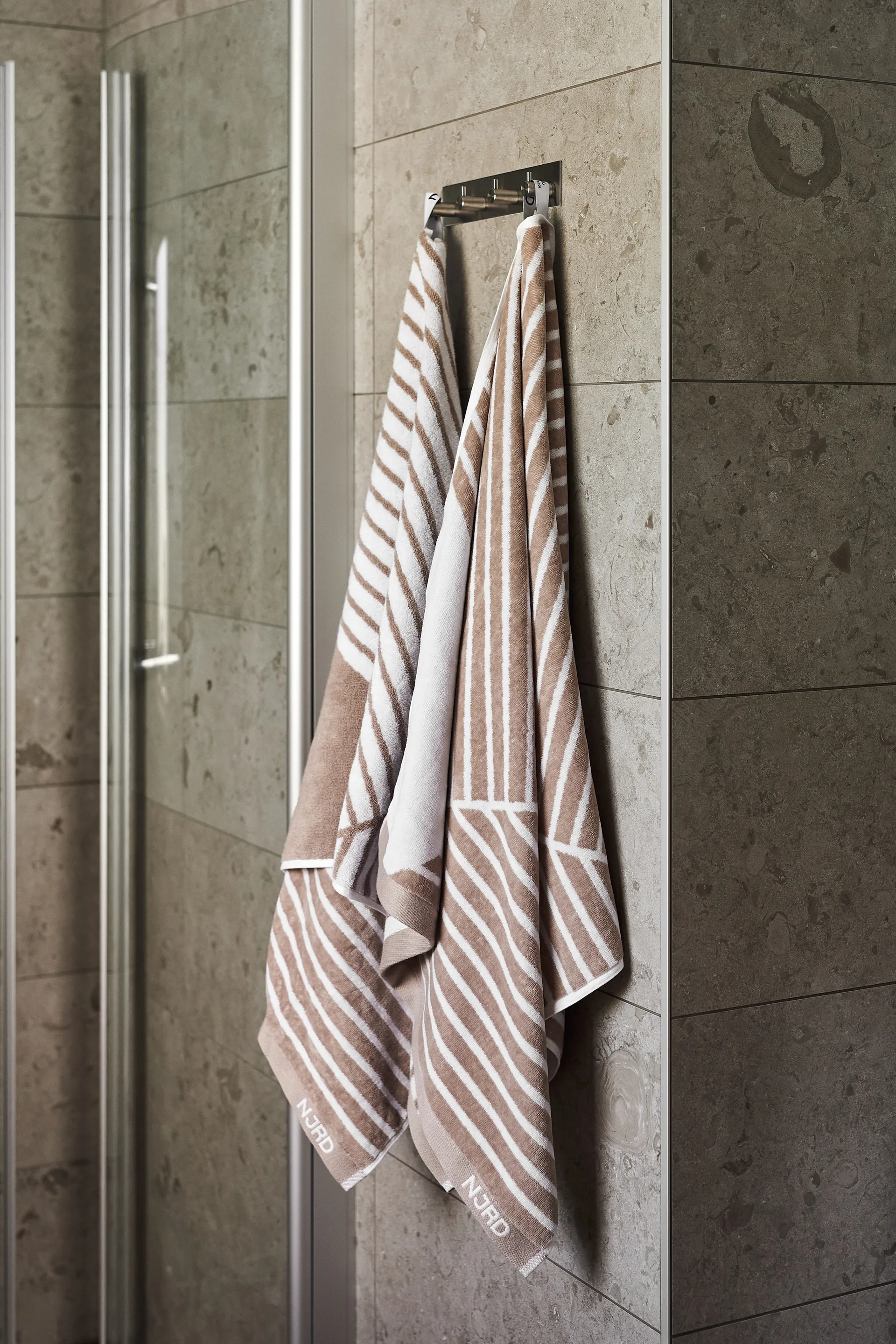 Stripes håndkle 70x140 cm, Beige NJRD