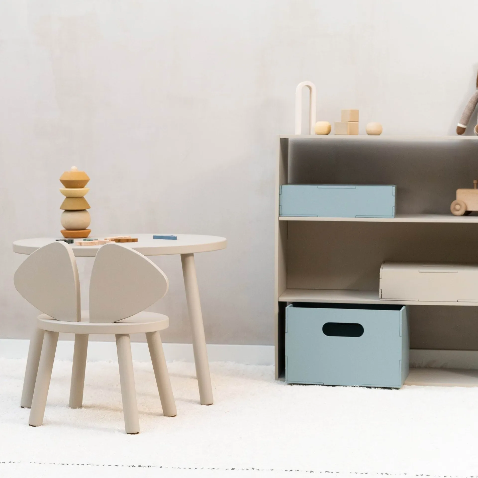 Mouse set barnestol + bord, Beige Nofred