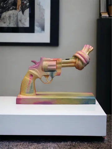 Acne for Peace skulptur 40 cm - Multi - Non Violence