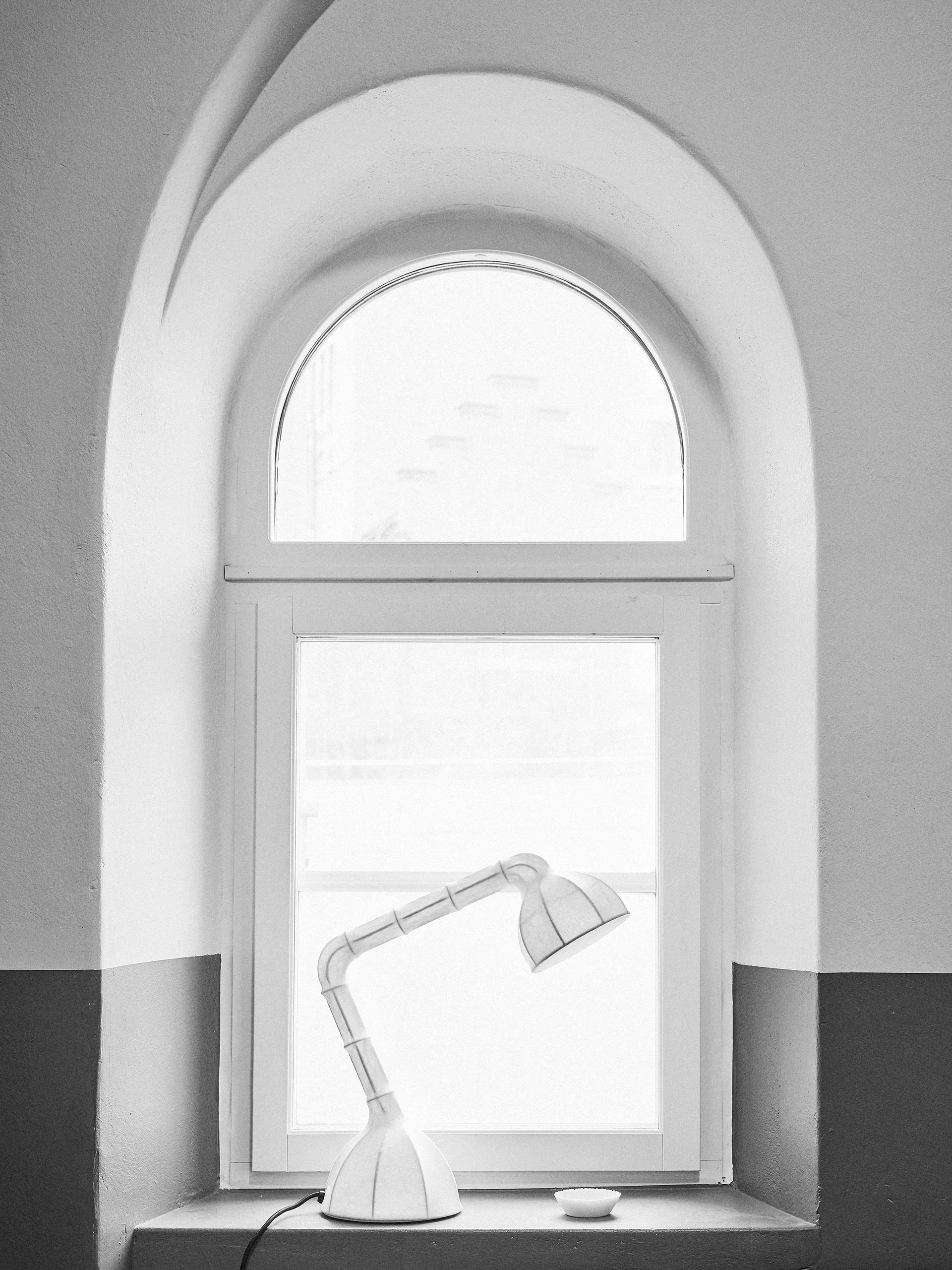 Ori bordlampe M, Hvit Noon