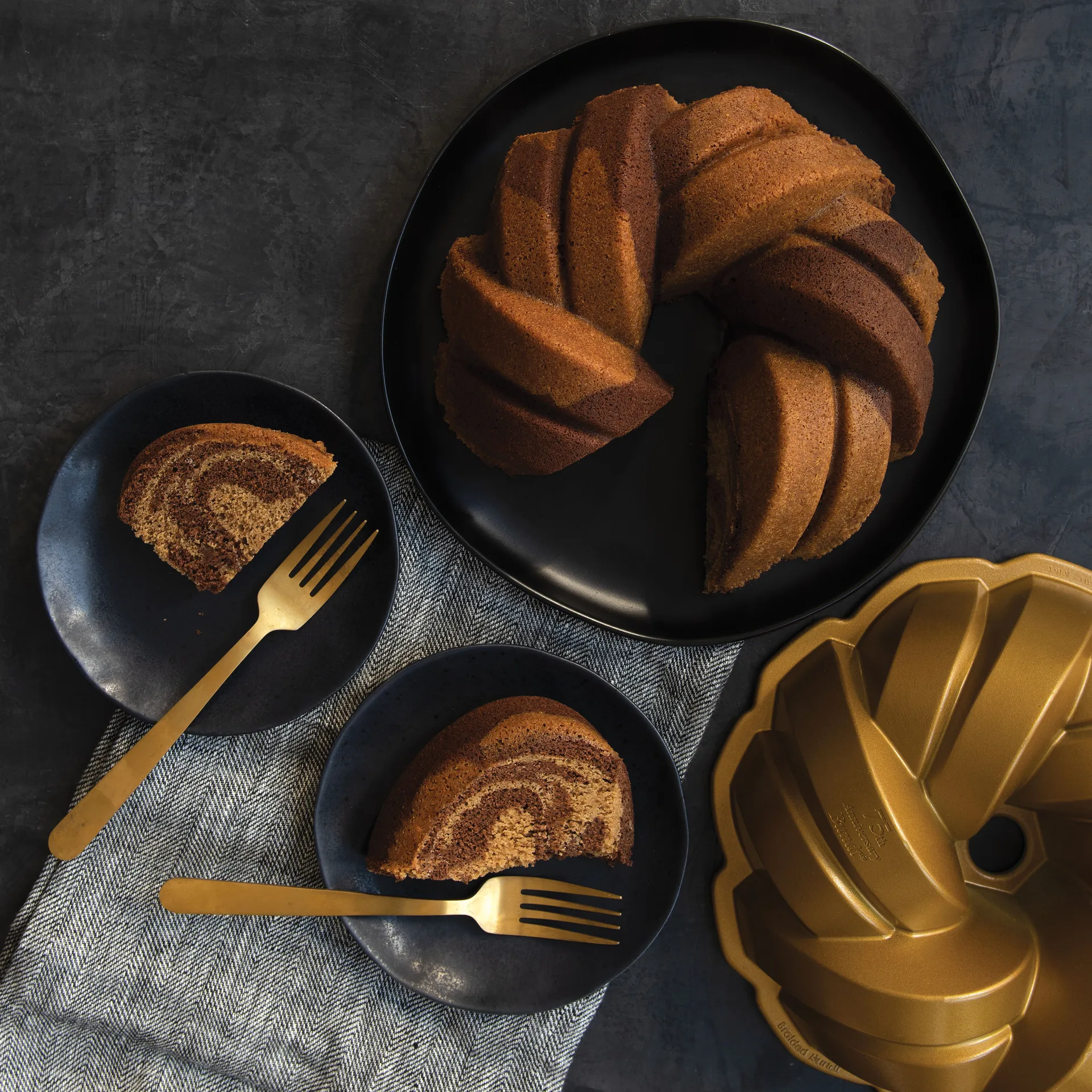 Nordic Ware 75th Anniversary Braided Bundt kakeform, 2,4 L Nordic Ware