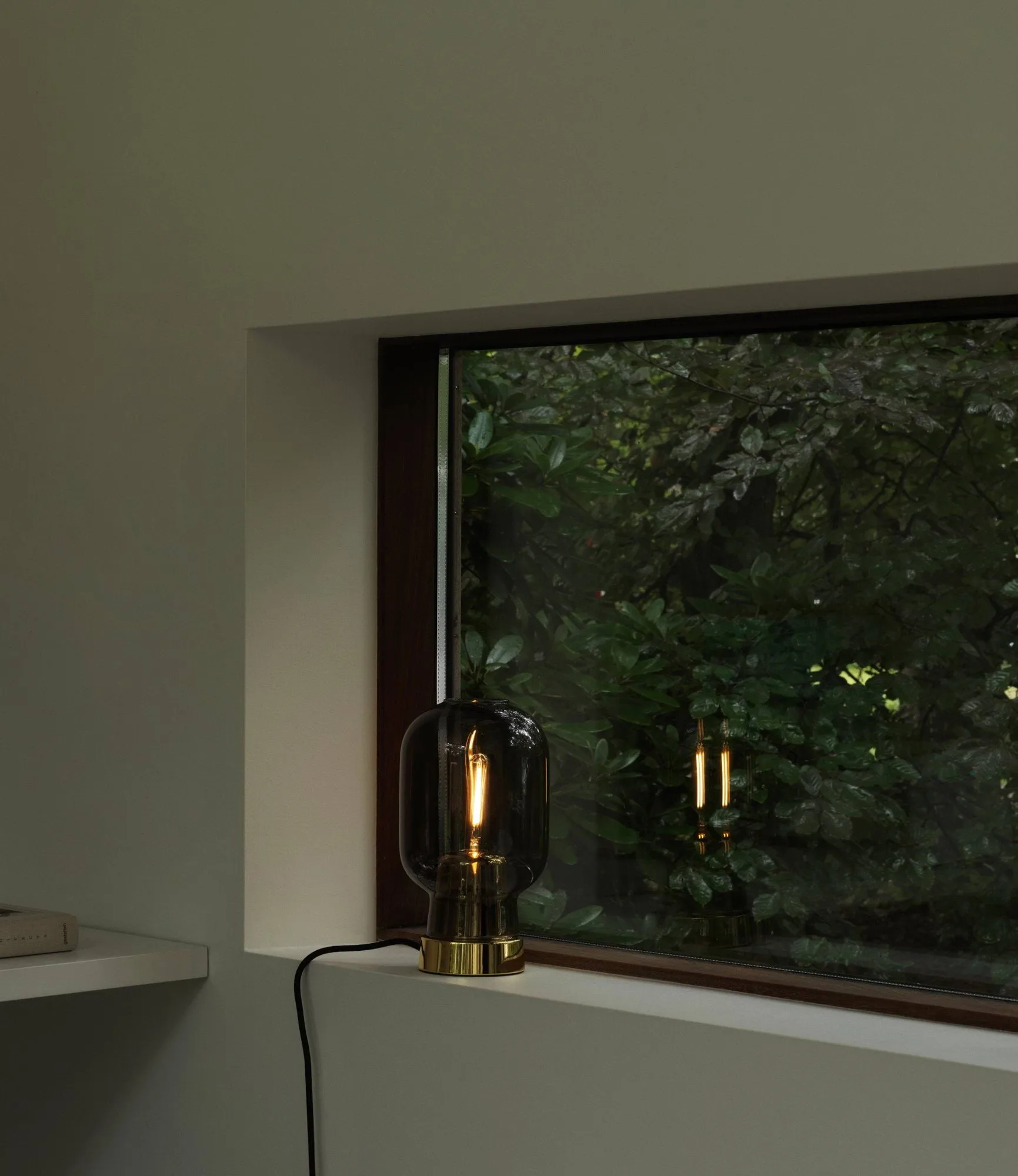Amp bordlampe, grå-messing Normann Copenhagen