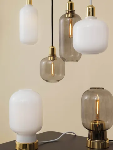 Amp bordlampe - grå-messing - Normann Copenhagen