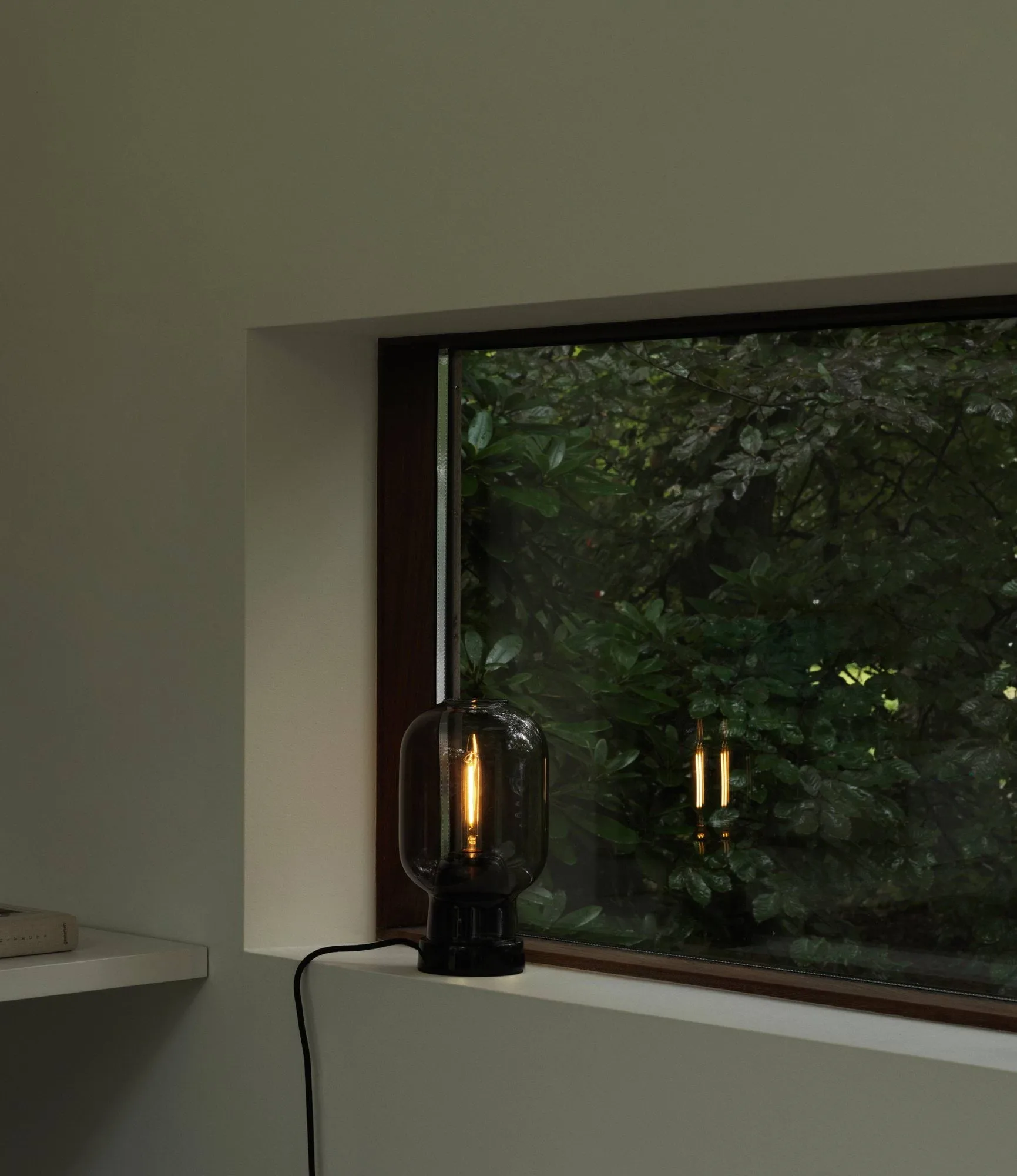 Amp bordlampe, grå-sort Normann Copenhagen