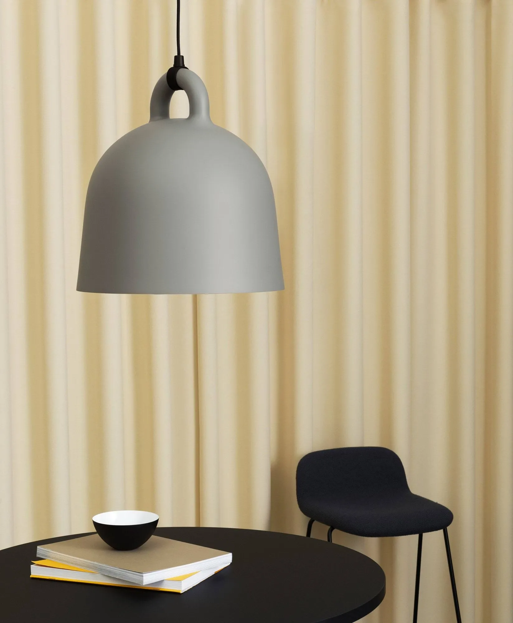 Bell lampe grå, Large Normann Copenhagen