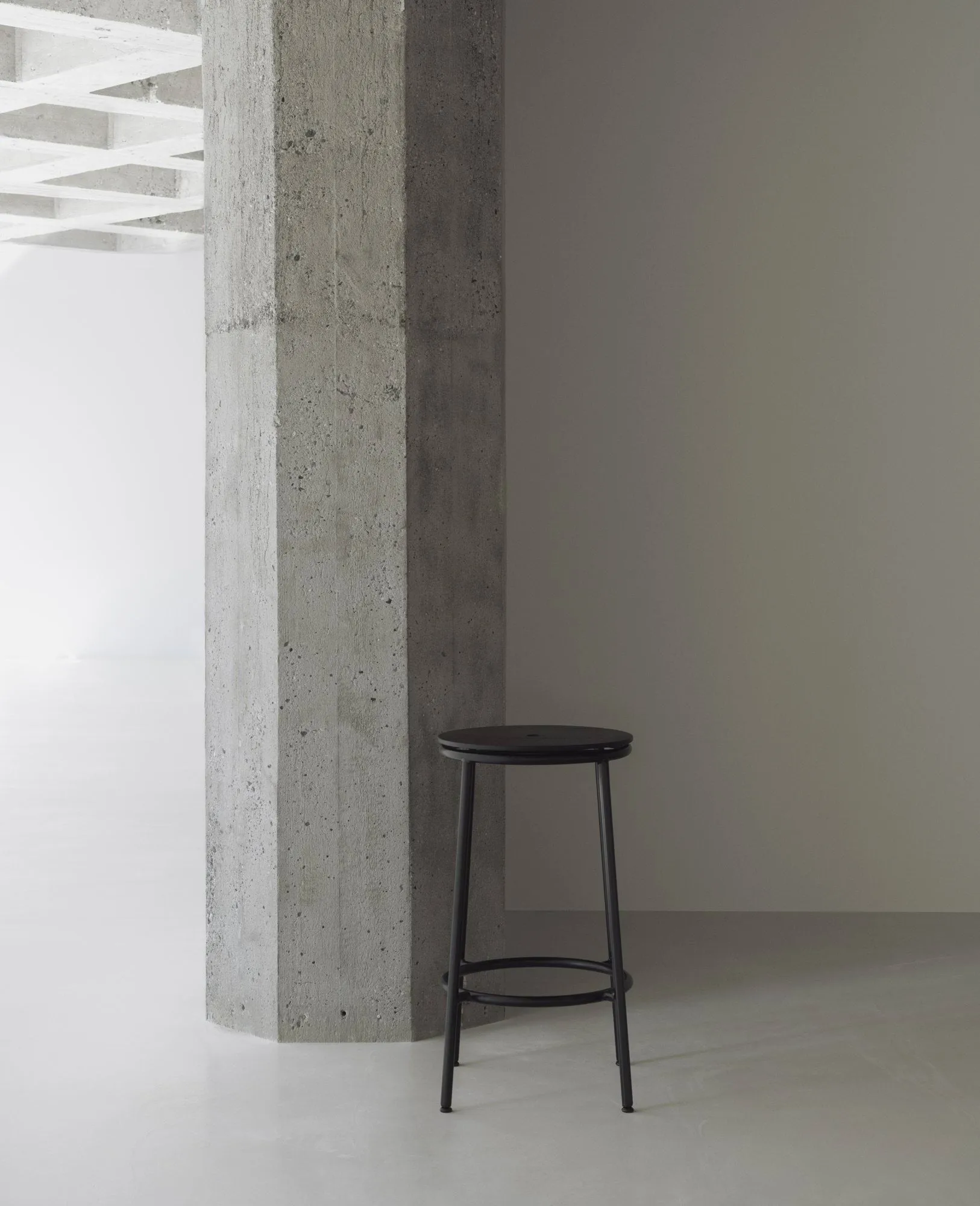 Circa barkrakk 65 cm, Svart aluminium Normann Copenhagen