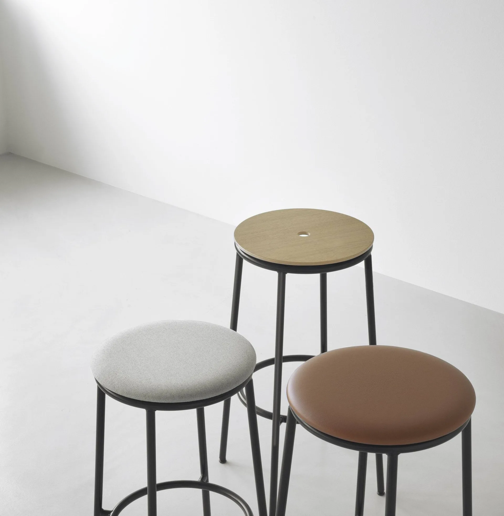 Circa barkrakk 65 cm, Svart aluminium Normann Copenhagen