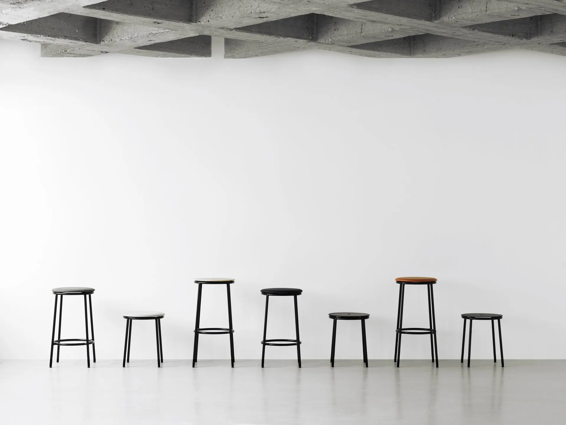 Circa krakk 45 cm, Svart eik Normann Copenhagen