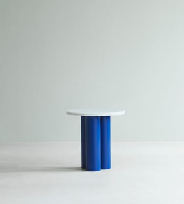 Dit sidebord Ø40 cm - White Carrara-bright blue - Normann Copenhagen