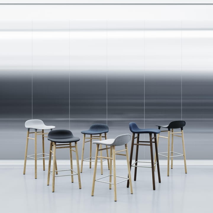 Form Chair barstol eikben, svart Normann Copenhagen