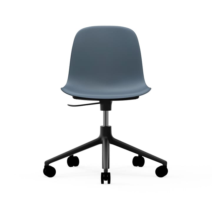 Form chair, dreibar stol, 5W kontorstol - blå, sort aluminium, hjul - Normann Copenhagen