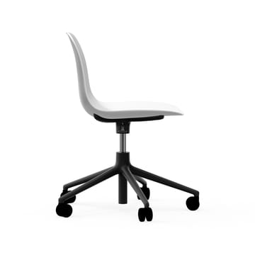 Form chair, dreibar stol, 5W kontorstol - hvit, sort aluminium, hjul - Normann Copenhagen