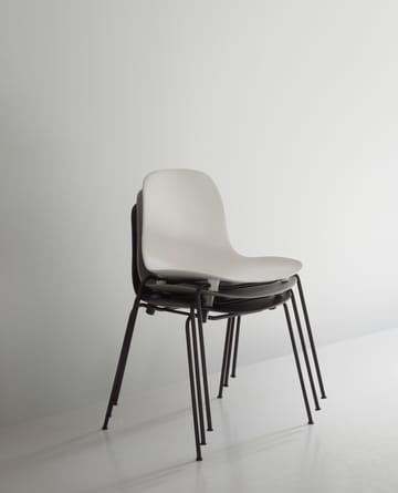 Form Chair stablebar stol svarte ben 2-pakning, Grå - undefined - Normann Copenhagen