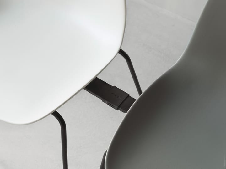 Form Chair stablebar stol svarte ben 2-pakning, Hvit Normann Copenhagen