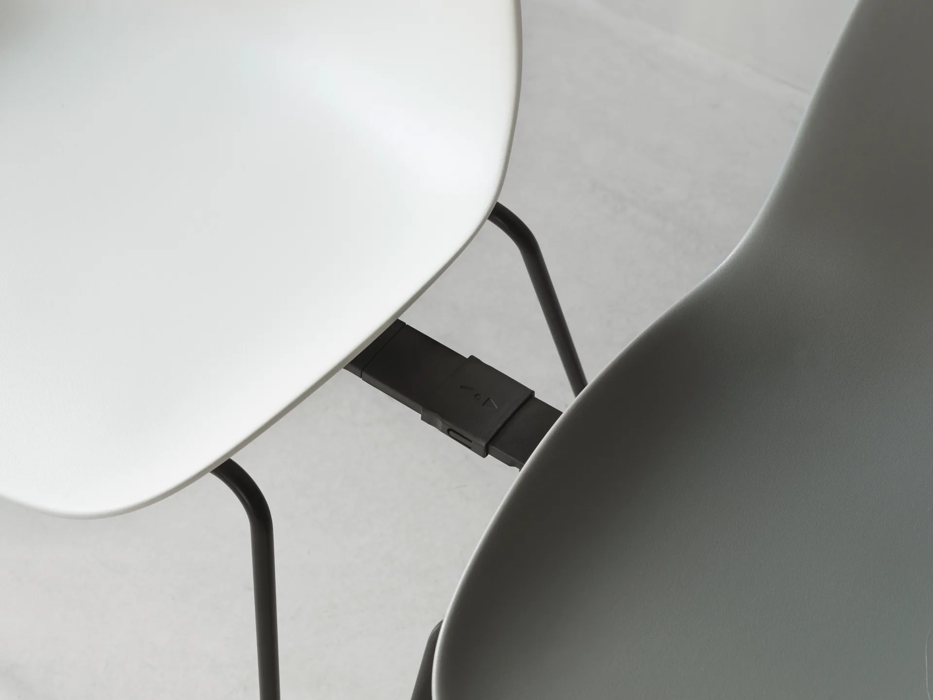 Form Chair stablebar stol svarte ben 2-pk, Grå Normann Copenhagen