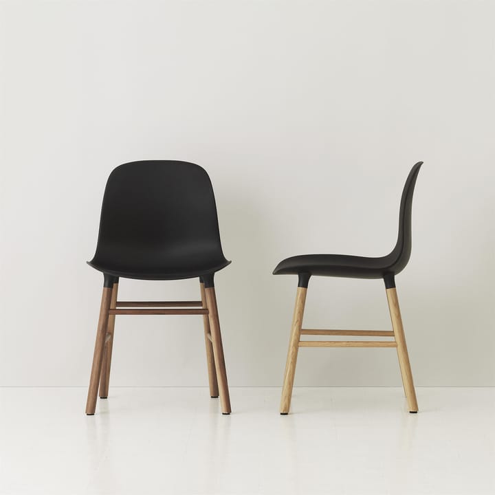 Form Chair stol valnøttben 2-stk. - svart-valnøtt - Normann Copenhagen
