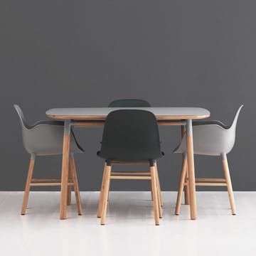 Form karmstol - red, eikeben - Normann Copenhagen