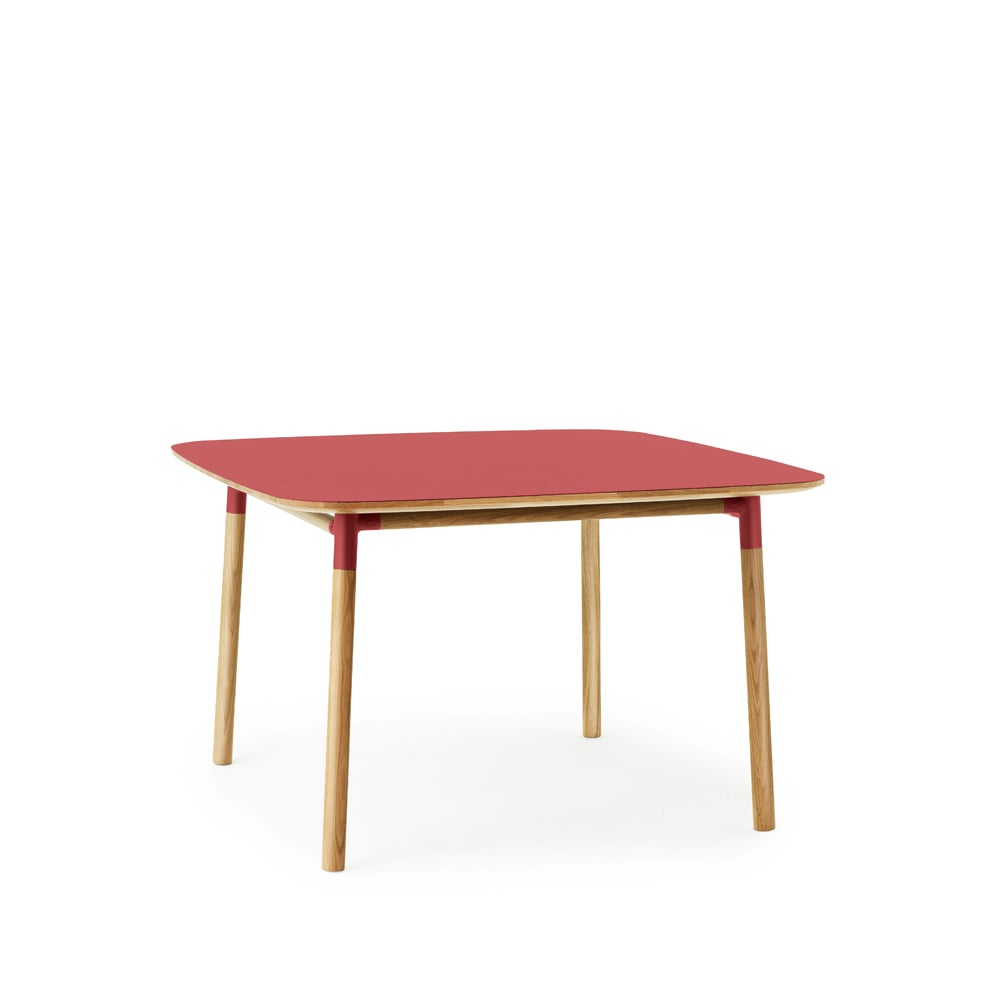 Bilde av Normann Copenhagen Form spisebord 120 x 120 cm red eikeben
