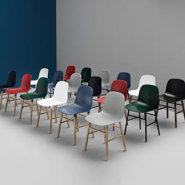 Form stol - green, eikeben - Normann Copenhagen