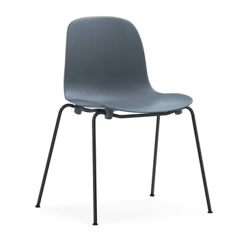 Kjøp Form Chair stablebar stol svarte ben 2-pakning, Blå fra Normann ...