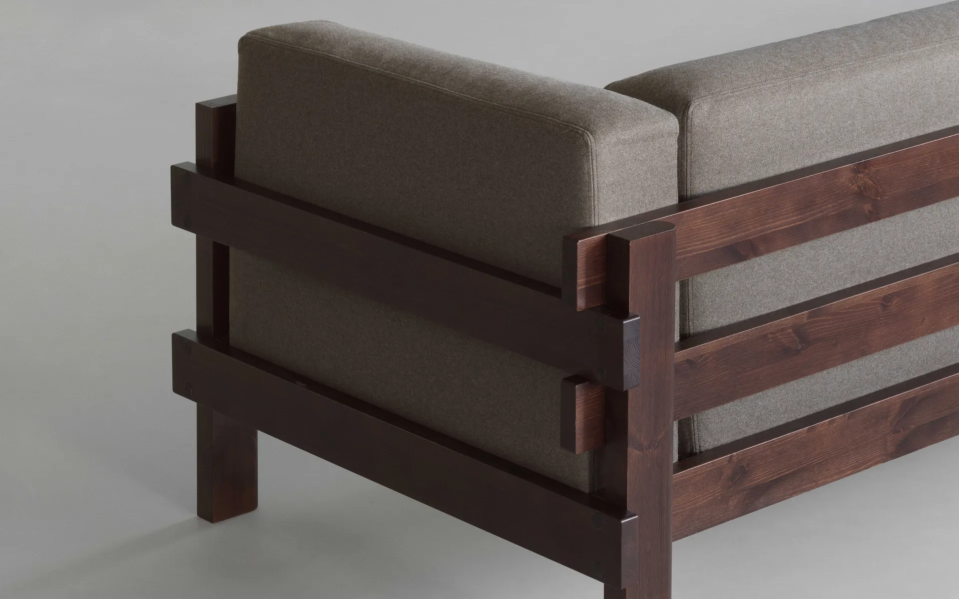 Kube sofa, Brunlakkert furu-stoff Remix 223 Beige, 220 cm Normann Copenhagen