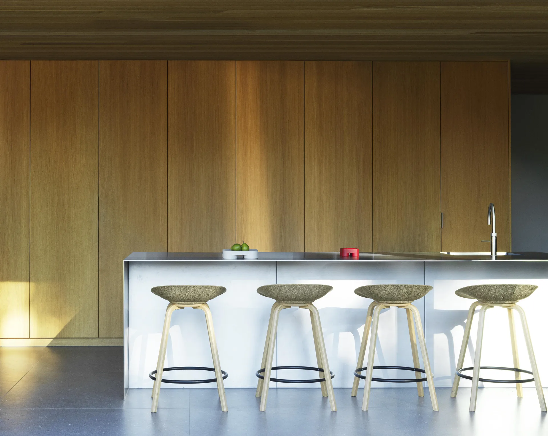 Mat Barstool barstol 65 cm, Seaweed-beech-black steel Normann Copenhagen