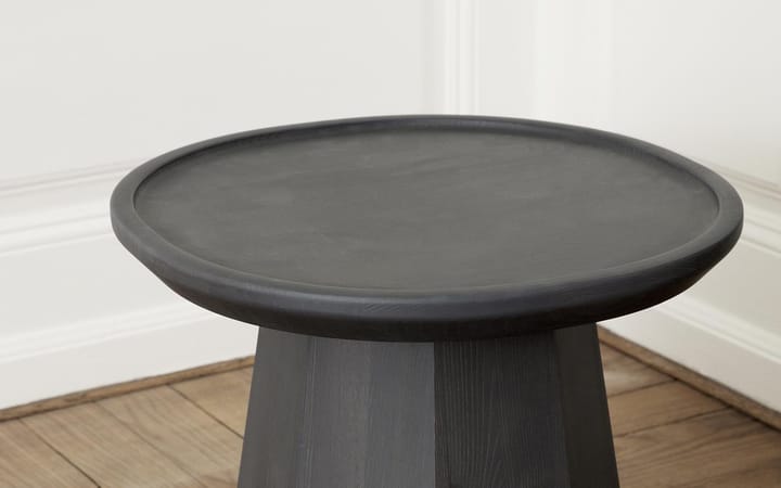 Pine table small sidebord Ø 45 cm H: 40,6 cm - Dark grey - Normann Copenhagen